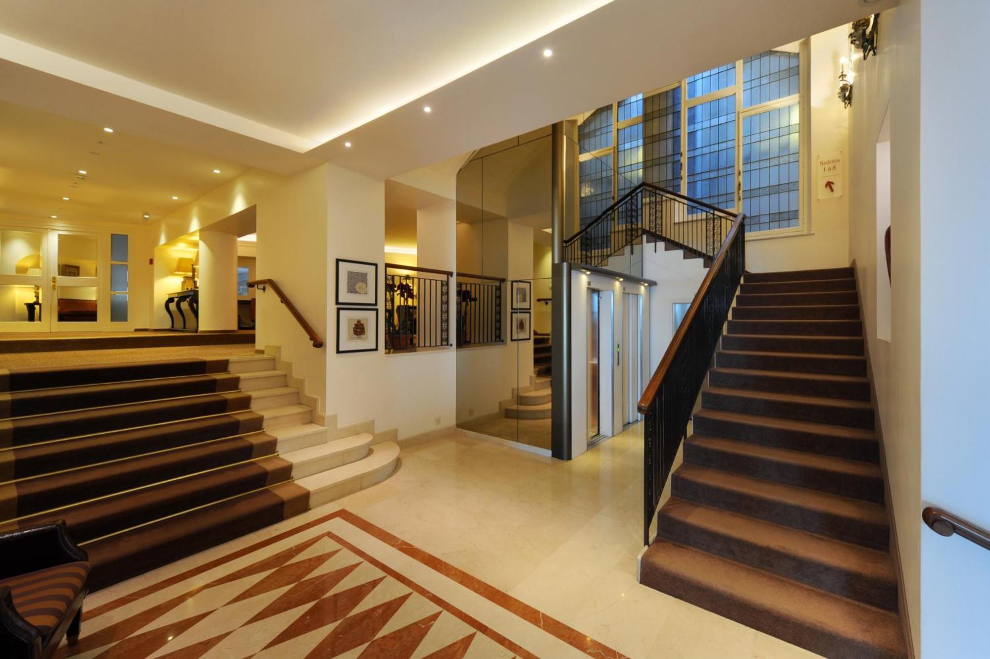 De La Paix Hotel 4*
